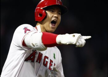 오타니, 프로 데뷔 9년 만에 첫 그랜드슬램 ‘쾅’