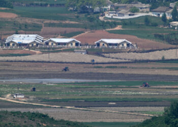 [포토] ‘확진자 발생’ 공식 발표한 날…북한 풍경은?