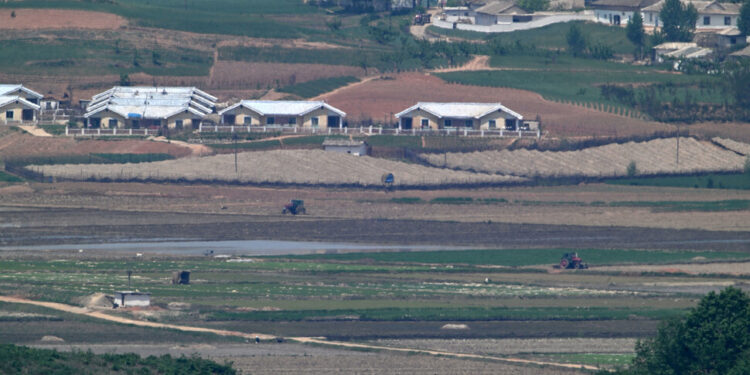 [포토] ‘확진자 발생’ 공식 발표한 날…북한 풍경은?