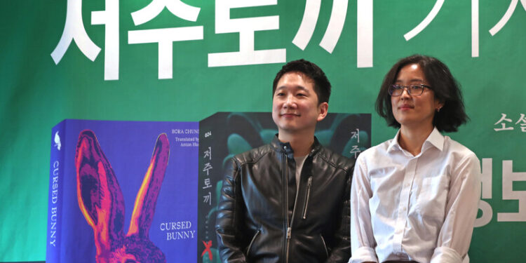 ‘저주토끼’ 정보라 작가, 부커상 수상 불발