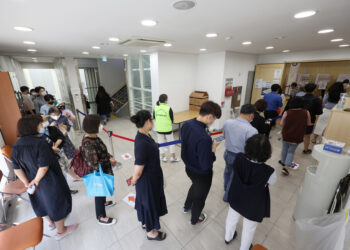 10.18% 지방선거 첫날 사전투표율…4년 전보다 높아