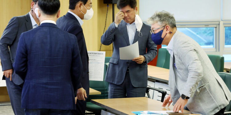 민주당 재선의원들, 당권주자들에 “배타적 팬덤과 결별하라”