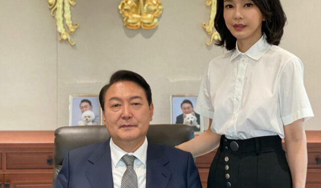 이재오 “김건희, 연예인도 아닌데 사진 배포…독자적 정치 행보로 봐야”