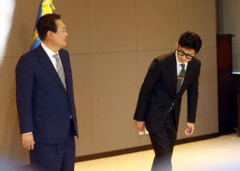 '글로벌 스탠더드 정부'에선 영어 잘해야 해요? : 정치일반 : 정치 : 뉴스 – 한겨레