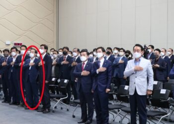 하윤수 부산교육감 당선인, 취임 전 정치행사 참석 ‘눈총’