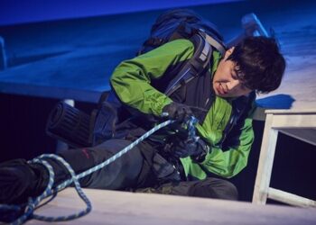 손편지, 눈물 그리고 연극…9개월 만에 돌아온 김선호