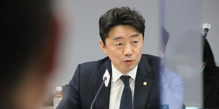 ’97그룹’ 강훈식, 당 대표 출마…”쓸모있는 정치, 가슴 뛰는 민주당”