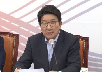 [정치]권성동, 이준석 띄어올린 혁신위에 “위축될 이유 전혀 없어”