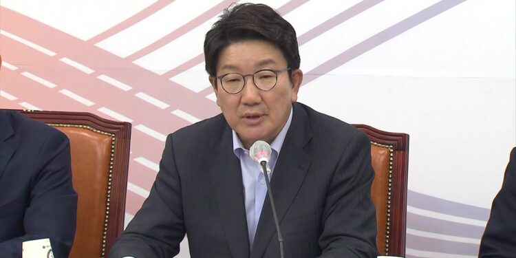 [정치]권성동, 이준석 띄어올린 혁신위에 “위축될 이유 전혀 없어”