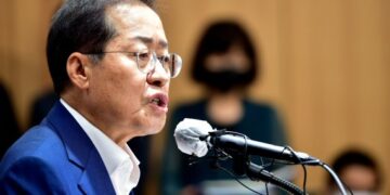 홍준표 “연탄가스 정치… 도와주지 못하면 가만히 지켜봐라” 일갈