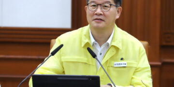 “이전 정부와 뭐가 다른가” 길잃은 과학방역