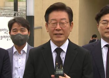 [정치]’대세론’ 깨질라…이재명, ‘70%’ 중앙위원 표심 공략