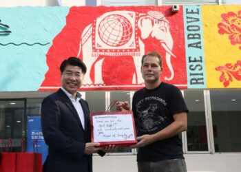 석촌호수 ‘문화실험공간 호수’ 셰퍼드페어리 그래피티 작품 단장