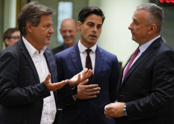 유럽연합 회원국, 8월부터 가스 소비량 15% 감축 합의