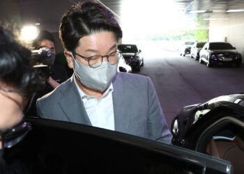 “이래도 저래도 문재인 정부 탓”…지난 정권 탓하는 산 권력 – 한겨레