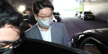 “이래도 저래도 문재인 정부 탓”…지난 정권 탓하는 산 권력 – 한겨레