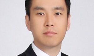 [한필운칼럼] 팬덤 정치와 반지성주의