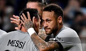 메시, '쓰담쓰담' < 해외스포츠 < 기사본문 – 국제뉴스