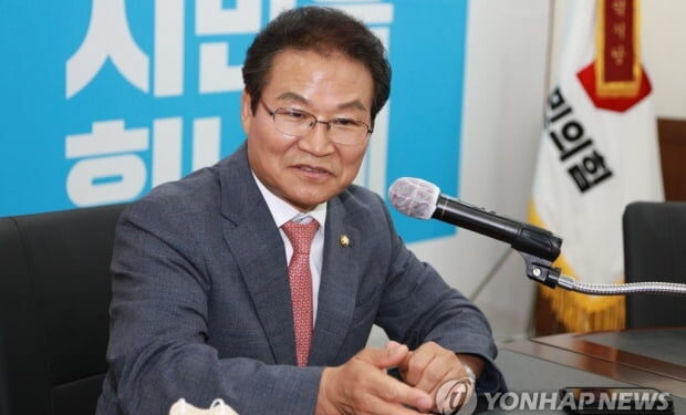 김용판 노골적으로 드러나면 정치 아냐…권성동 대표의 실수