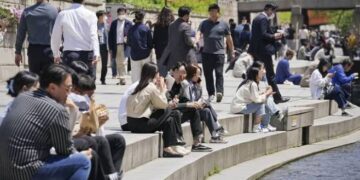 시민단체 “자발적 거리두기·지원 축소…비과학 정치방역” – 쿠키뉴스