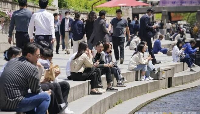 시민단체 “자발적 거리두기·지원 축소…비과학 정치방역” – 쿠키뉴스