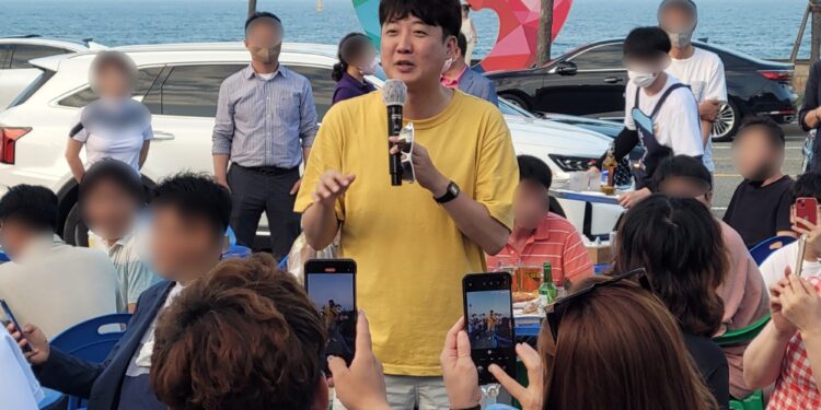 ‘장외정치’ 이준석에, 국민 53.9% ‘잘 못한다’ [쿠키뉴스 여론조사]