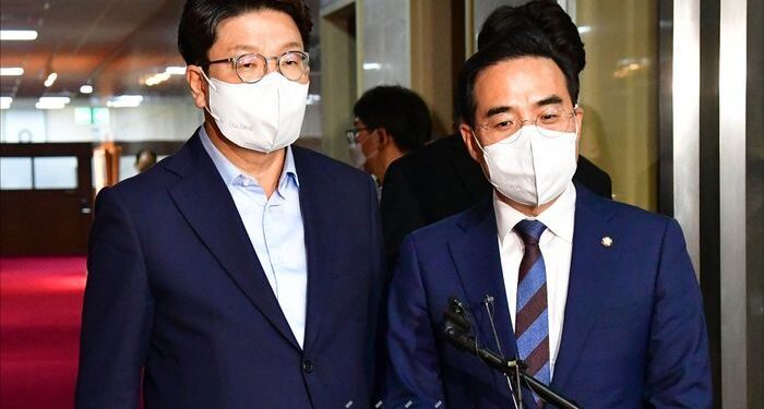 ‘정치’ 말고 ‘민생’…국회 공전에 속타는 국민 [김민석의 갓심]