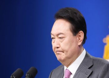 윤 대통령 “약화된 한미·한일 관계 정상화, 국제사회 평화 기여”