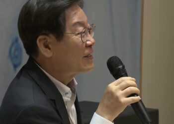 [정치]이재명 “민주당, 당원 뜻과 달라 비민주적…리더십 부재”