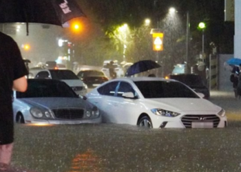 윤석열 폭우속 자택대기 놓고 정치권 공방, 야당 “참사” 여당 “정치공세”