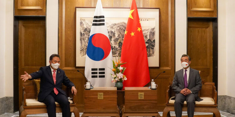 중국 “한국, 사드 운용 제한 선서했다”…‘3불’ 이어 ‘1한’까지 주장