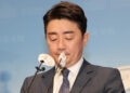 강훈식 민주당 대표 경선 사퇴…이재명·박용진 맞대결 구도로 – 한겨레