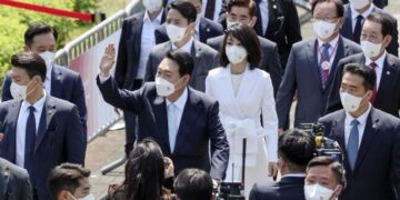 [단독] 대통령 공관 리모델링 업체 대표, 대통령취임식 초청됐다 – 한겨레