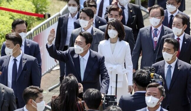 [단독] 대통령 공관 리모델링 업체 대표, 대통령취임식 초청됐다 – 한겨레