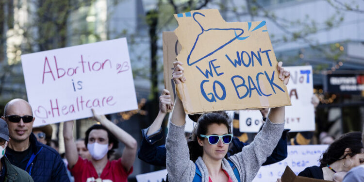 미국 여성들 구글에 “임신중지 정보 제대로 제공하라”