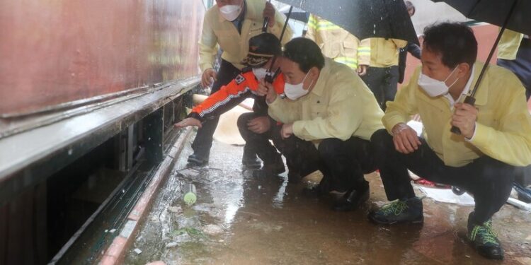 참모들의 '대통령 감싸기'…괵나라는 아첨으로 망했다 – 한겨레