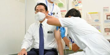 기시다 일 총리 코로나 감염…휴가뒤 복귀 전날 양성 판정