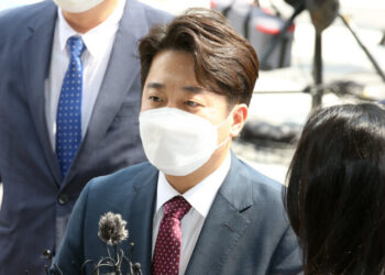 이준석 “사퇴 회유 거짓말? 계속 도발하면 폭로” – 한겨레