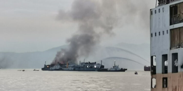 스웨덴 앞바다서 300명 태운 선박 화재…당국 “부상자 없어”