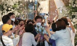 “이재명 지켜라” 민주당의 ‘보이는 손’ 개딸들의 청원 정치