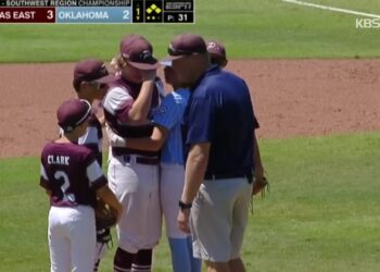 [오늘의 영상] 감동의 포옹 스포츠란 이런 것! – KBS뉴스