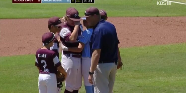 [오늘의 영상] 감동의 포옹 스포츠란 이런 것! – KBS뉴스