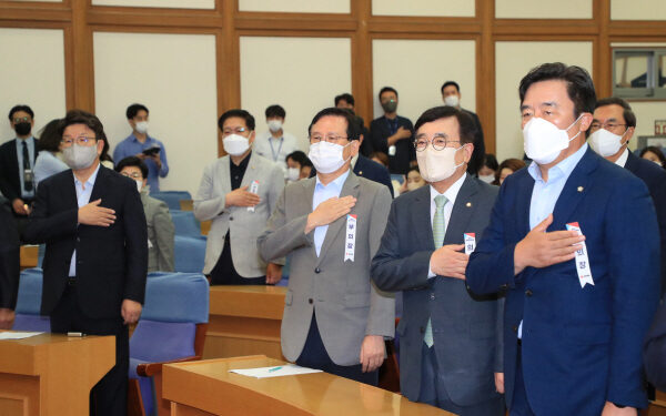 [뭐라노] 27년 전에도 4류였던 정치 – 국제신문