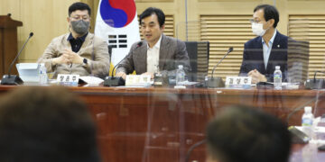 민주, 당 강령서 文 경제 정책 ‘소득주도성장’ 빼기로 :: 공감언론 뉴시스통신사 ::