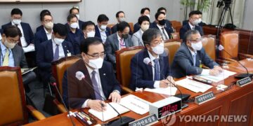 여야, 尹정부 인사·폭우대응 정면충돌…”엉망정권”vs”정치공세”(종합) | 연합뉴스