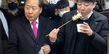 洪, 이준석과 ‘헤어질 결심’…”자중 당부했건만 막장정치, 이젠 모르겠다”