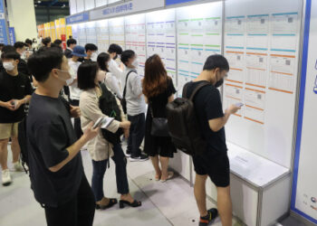 "코로나발 고용 충격, 저소득층·청년·여성에게 집중" – 매일경제