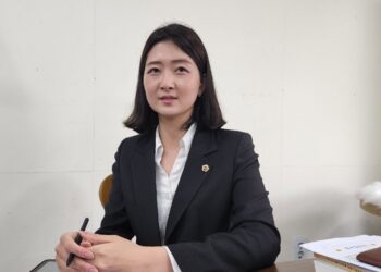 ‘워킹맘’ 장윤정 “청년·여성 등 약자 스피커, 제 역할” [쿡 청년정치]