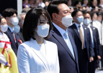 “김건희가 직접 도이치모터스 주식 매수 지시”…민주당, 특검 거론 – 한겨레