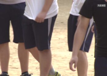 [사회]초등학교 국어 수업 늘린다…”어휘력보다 비판적 사고 않는 게 더 문제”